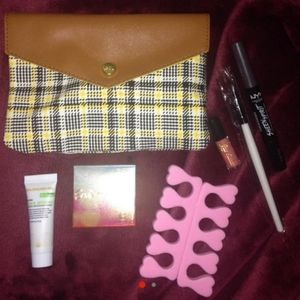 5 piece cosmetics / beauty set